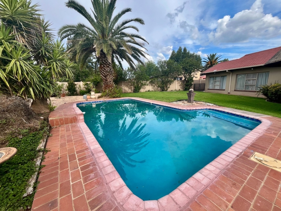 3 Bedroom Property for Sale in La Hoff North West